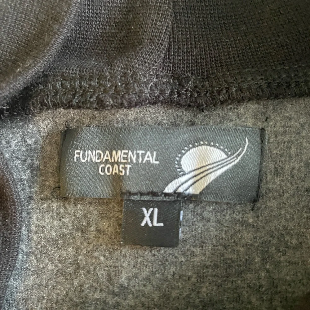 Fundamental Coast Black Top